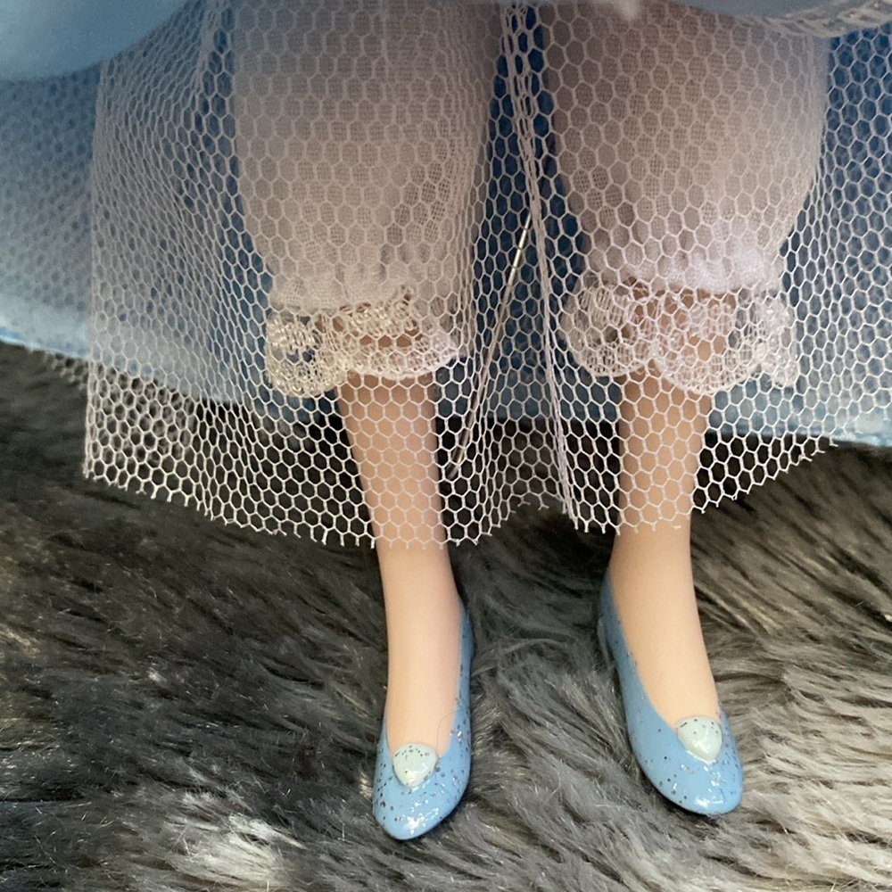 Porcelain Princess Cinderella - Picture 16 of 16